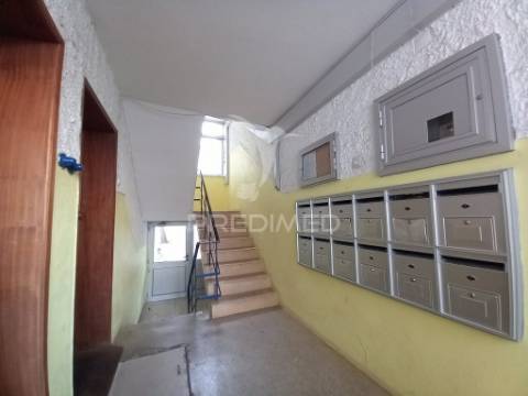 Apartamento t2 | remodelado | cascais