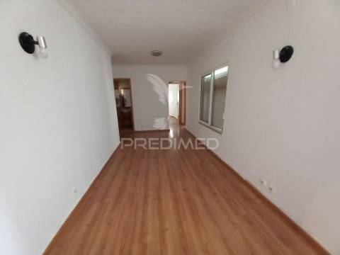 Apartamento t2 | remodelado | cascais