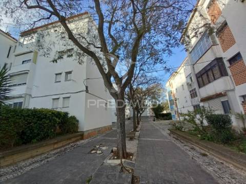 Apartamento t2 | remodelado | cascais