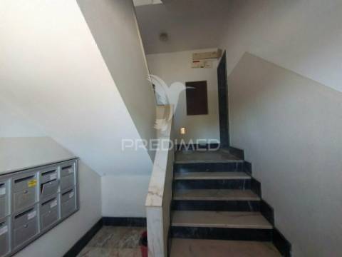 Apartamento t2 | remodelado e equipado | ericeira