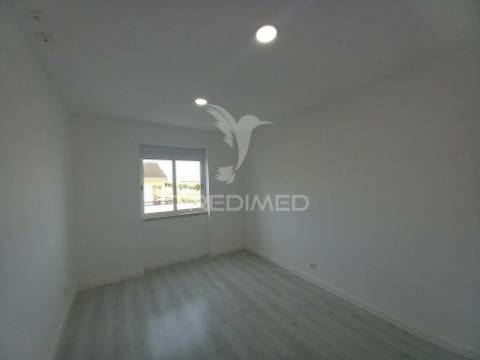Apartamento t2 | remodelado e equipado | ericeira