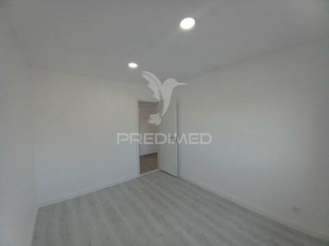 Apartamento t2 | remodelado e equipado | ericeira
