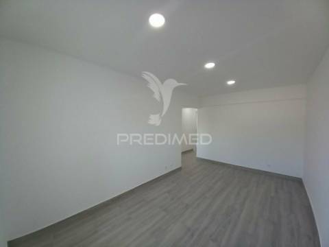 Apartamento t2 | remodelado e equipado | ericeira