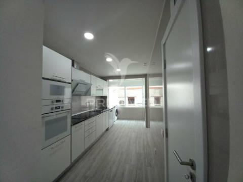 Apartamento t2 | remodelado e equipado | ericeira