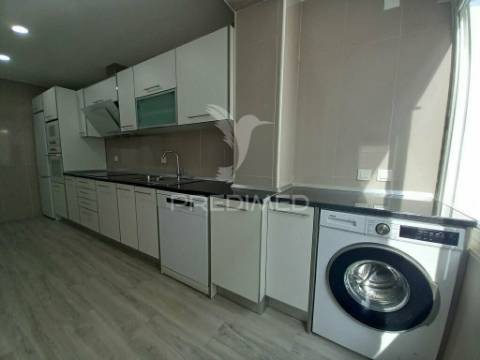Apartamento t2 | remodelado e equipado | ericeira