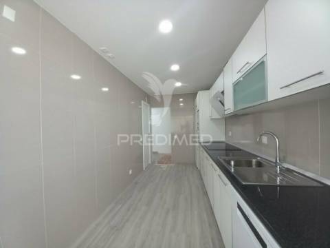 Apartamento t2 | remodelado e equipado | ericeira