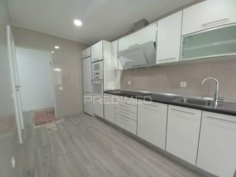 Apartamento t2 | remodelado e equipado | ericeira
