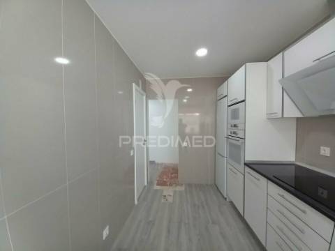 Apartamento t2 | remodelado e equipado | ericeira