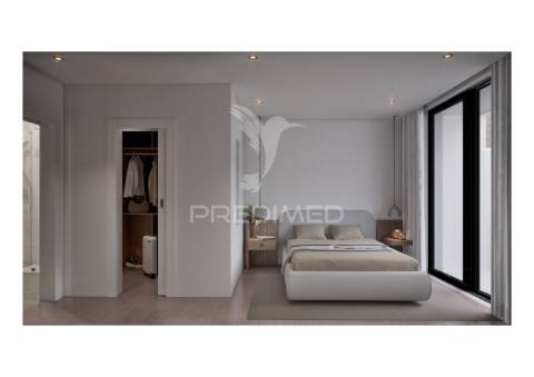 Moradia t4 térrea, com 3 suites e piscina no condomínio tower village