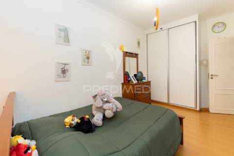 Andar moradia t3 , com garagem,setúbal.