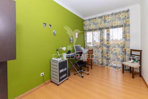 Andar moradia t3 , com garagem,setúbal.