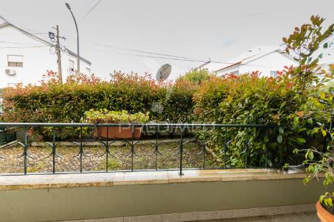 Andar moradia t3 , com garagem,setúbal.