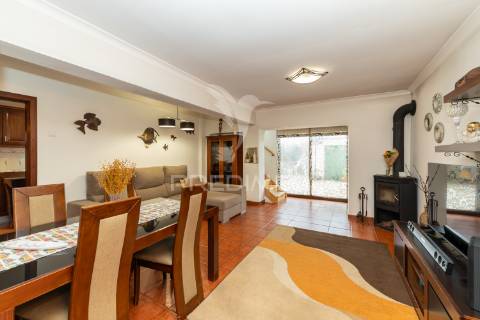 Andar moradia t3 , com garagem,setúbal.