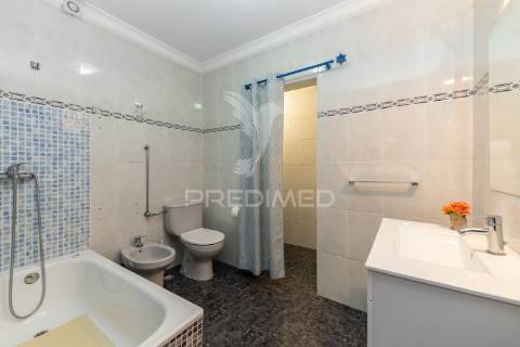 Andar moradia t3 , com garagem,setúbal.