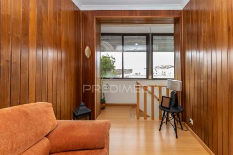 Andar moradia t3 , com garagem,setúbal.
