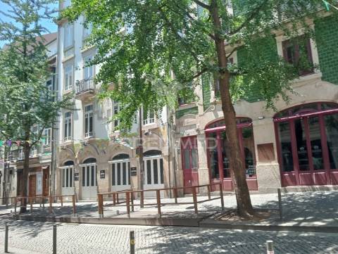 Espaço junto á torre dos clérigos