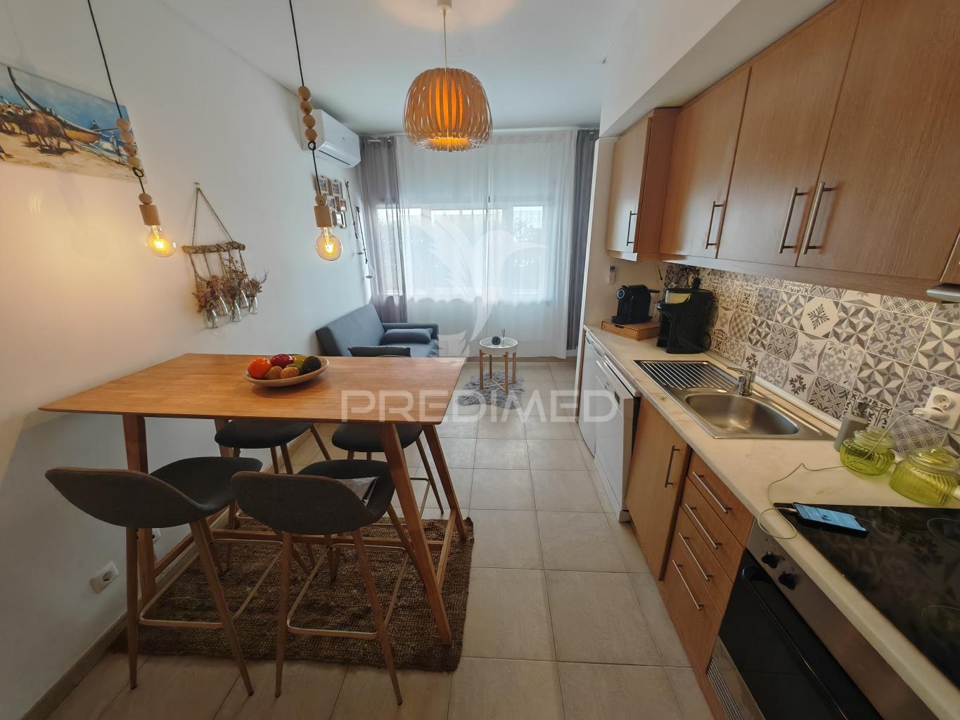 Apartamento t1 com piscina e estacionamento