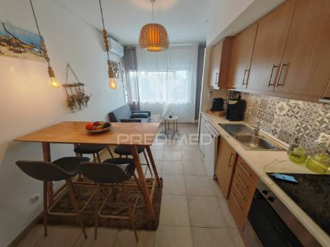 Apartamento t1 com piscina e estacionamento