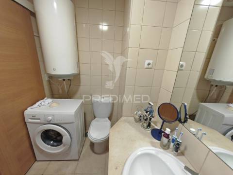 Apartamento t1 com piscina e estacionamento