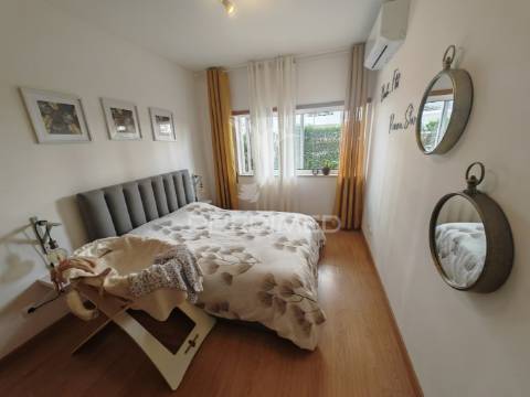 Apartamento t1 com piscina e estacionamento