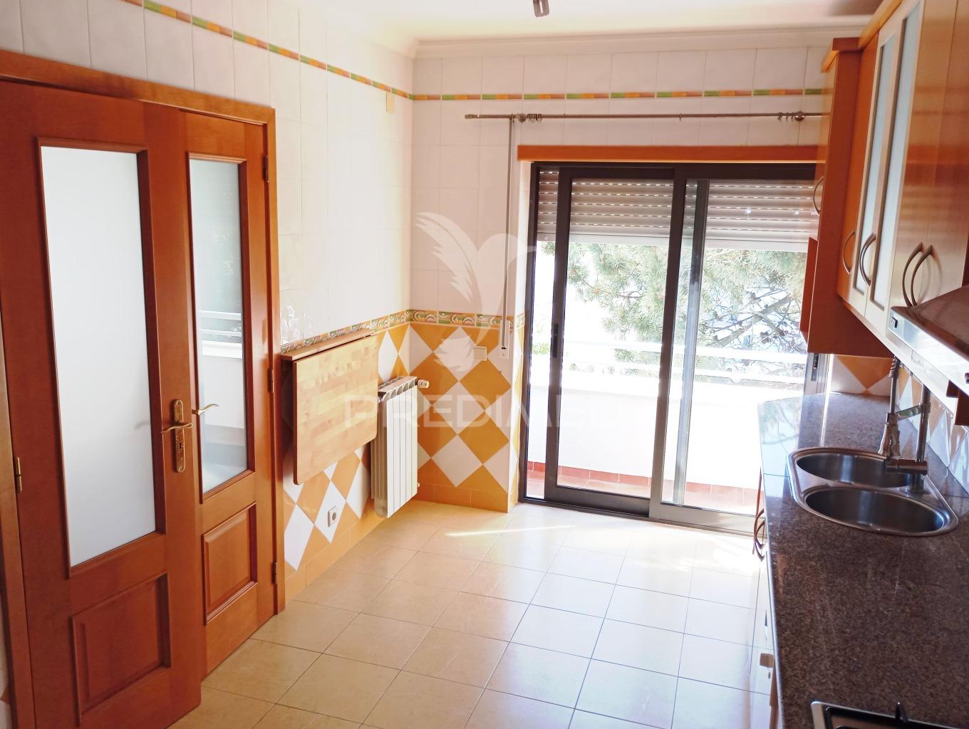 Apartamento t2 duplex garagem varandas  na foz do arelho