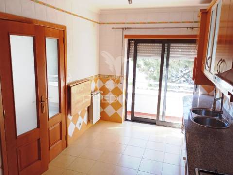 Apartamento t2 duplex garagem varandas  na foz do arelho