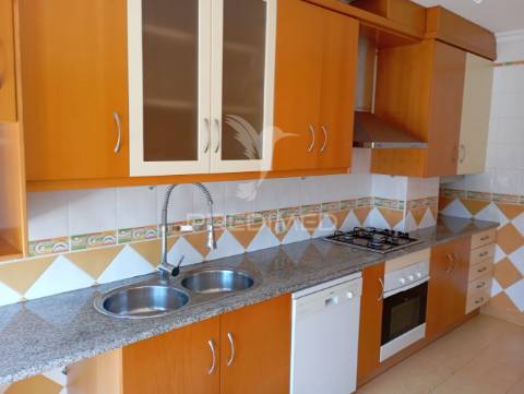 Apartamento t2 duplex garagem varandas  na foz do arelho