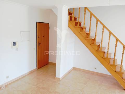Apartamento t2 duplex garagem varandas  na foz do arelho