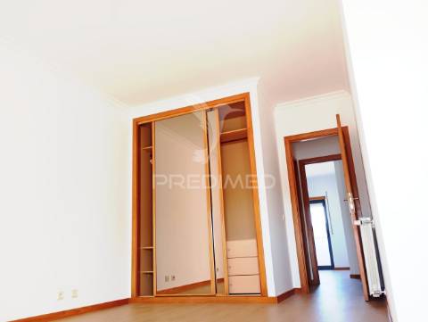 Apartamento t2 duplex garagem varandas  na foz do arelho