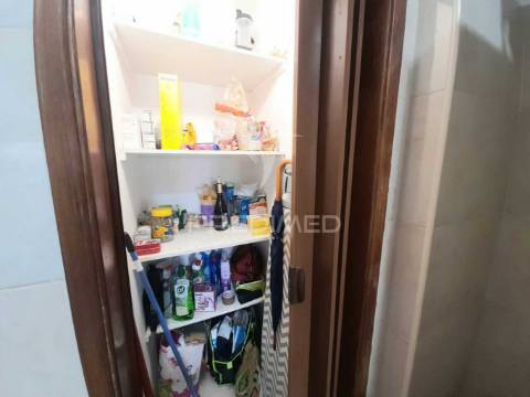 Magnifico t3 com arrecadação, remodelado, alto do moinho, corroios.