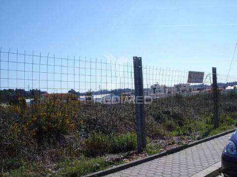 Terreno com potencial em zona residencial consolidada – carvalhos, vila nova gaia