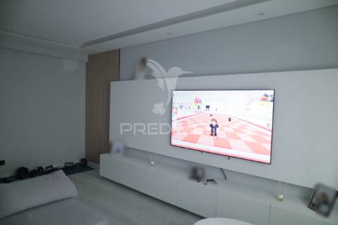 T2 parcialmente remodelado com varanda no quarto