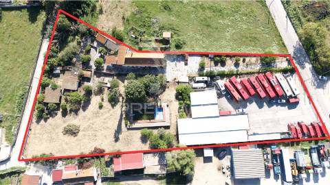 Quinta com terreno de 6500m2 no barreiro