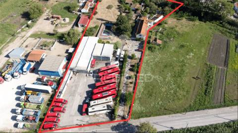 Quinta com terreno de 6500m2 no barreiro