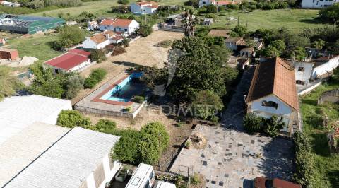 Quinta com terreno de 6500m2 no barreiro