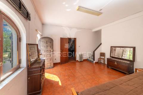 Quinta com terreno de 6500m2 no barreiro