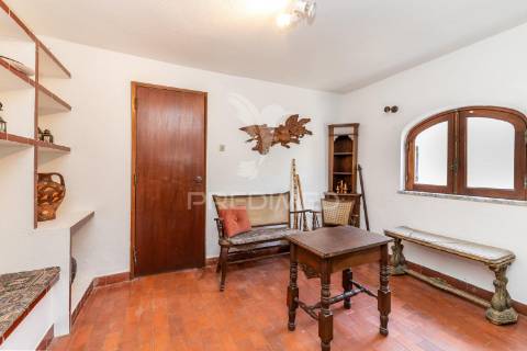 Quinta com terreno de 6500m2 no barreiro