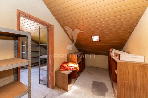 Quinta com terreno de 6500m2 no barreiro