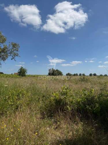 Terreno com excelente localização com possibilidade de construção