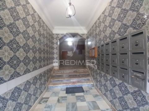 Apartamento t2 totalmente restaurado no laranjeiro