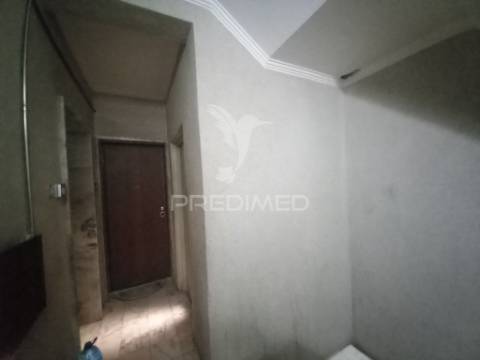 Apartamento t2 totalmente restaurado no laranjeiro