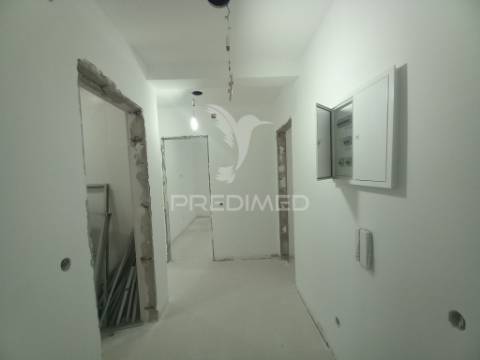 Apartamento t2 totalmente restaurado no laranjeiro