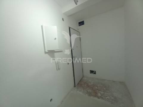 Apartamento t2 totalmente restaurado no laranjeiro