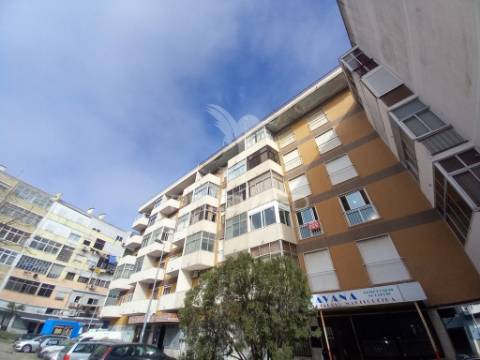 Apartamento t2 totalmente restaurado no laranjeiro
