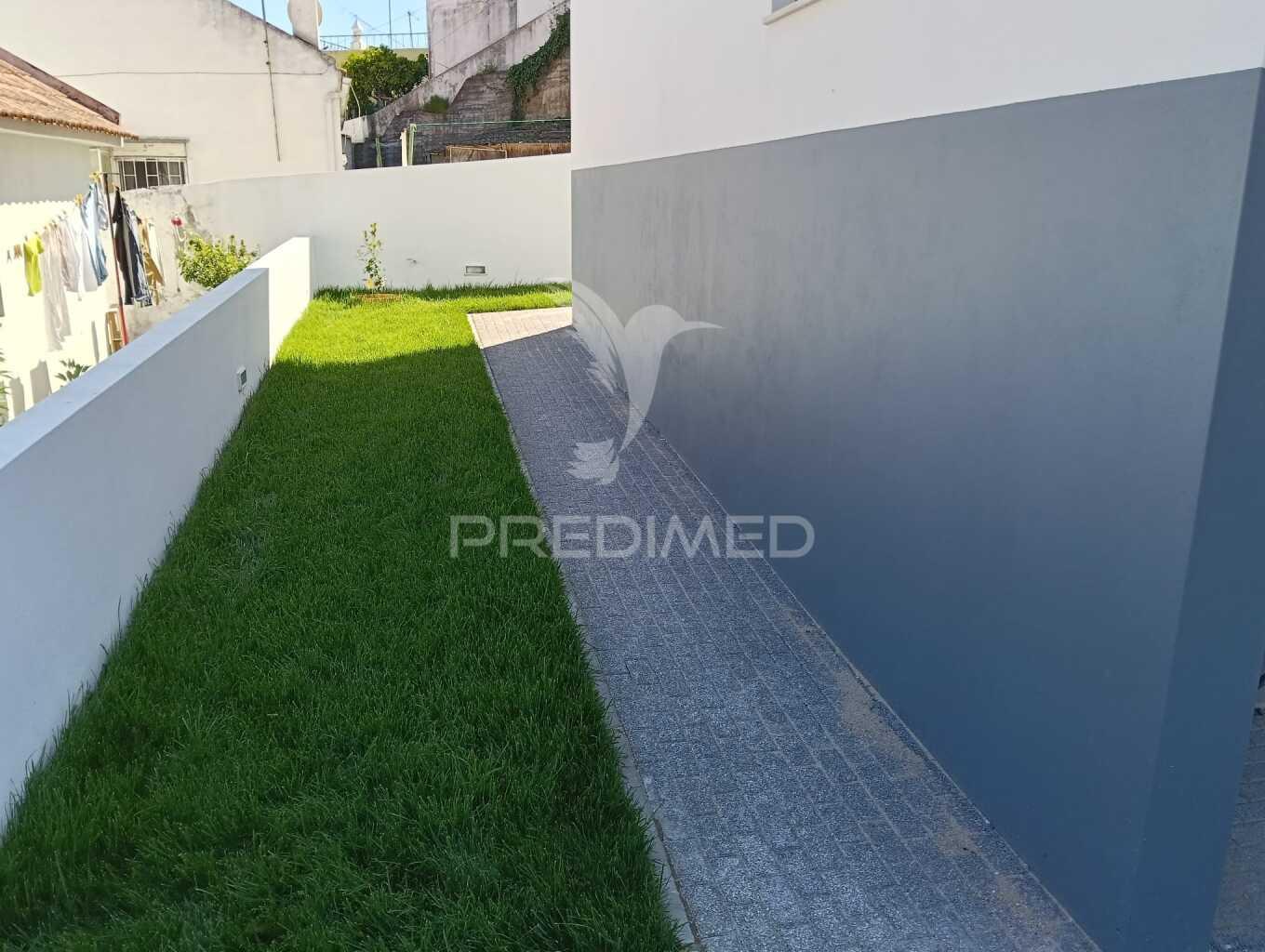 Moradia t4 a estrear com piscina em alverca