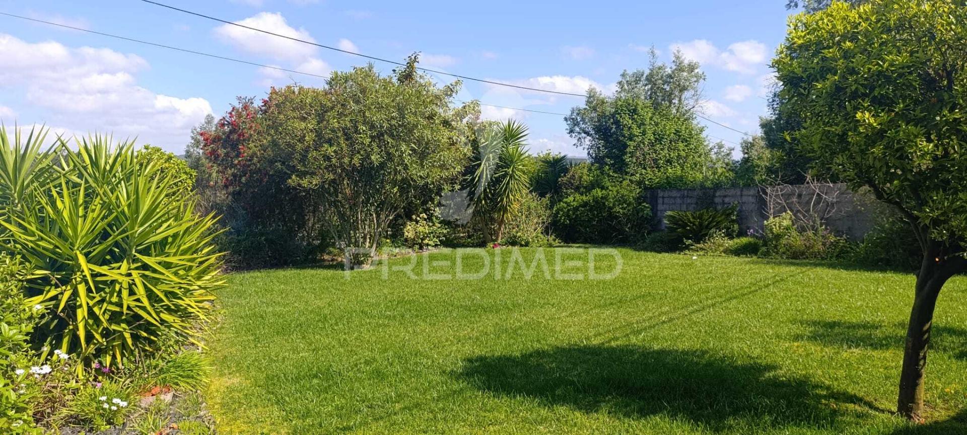 Moradia t3 com terreno de  2.640m²