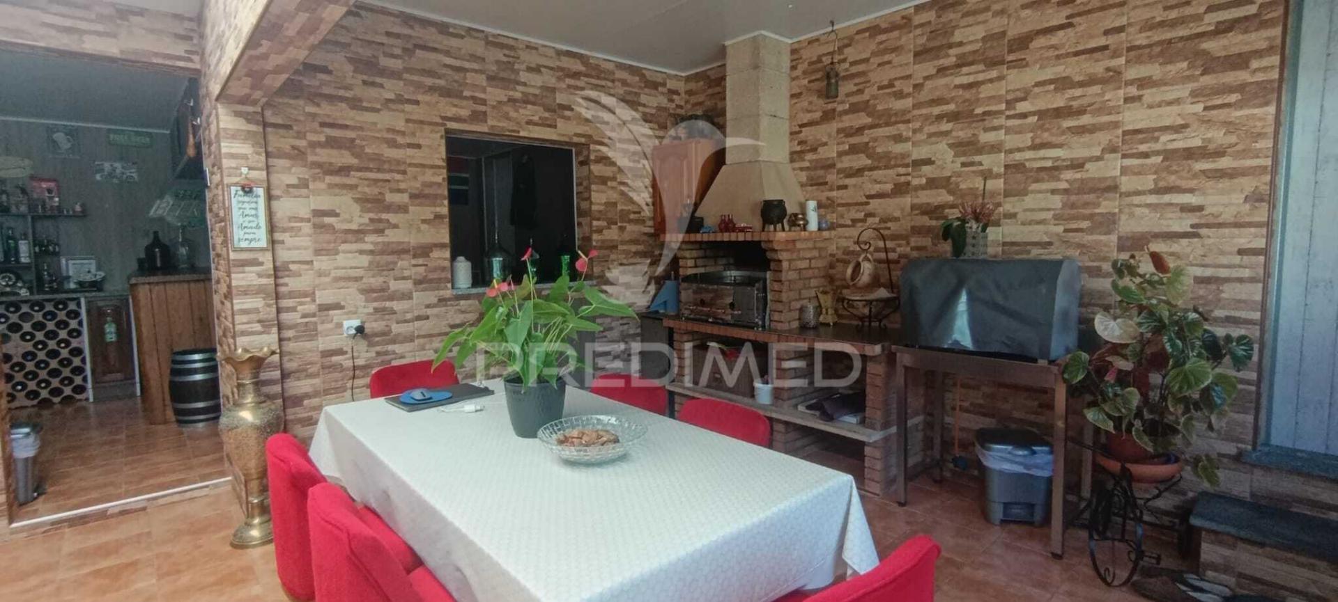 Moradia t3 com terreno de  2.640m²