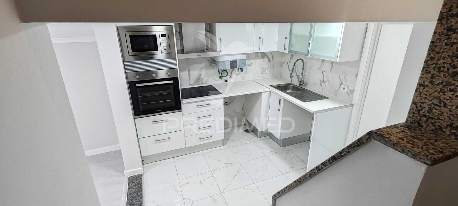 Moradia v1+2 para venda benavente
