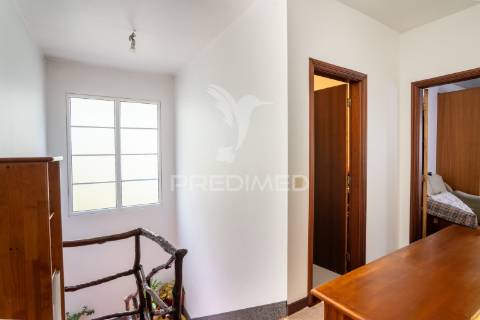 Moradia t3 isolada com garagem e quintal – machico
