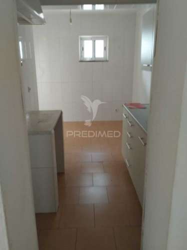 Casa fração t3 no atalaião. um 1º andar totalmente desocupado.